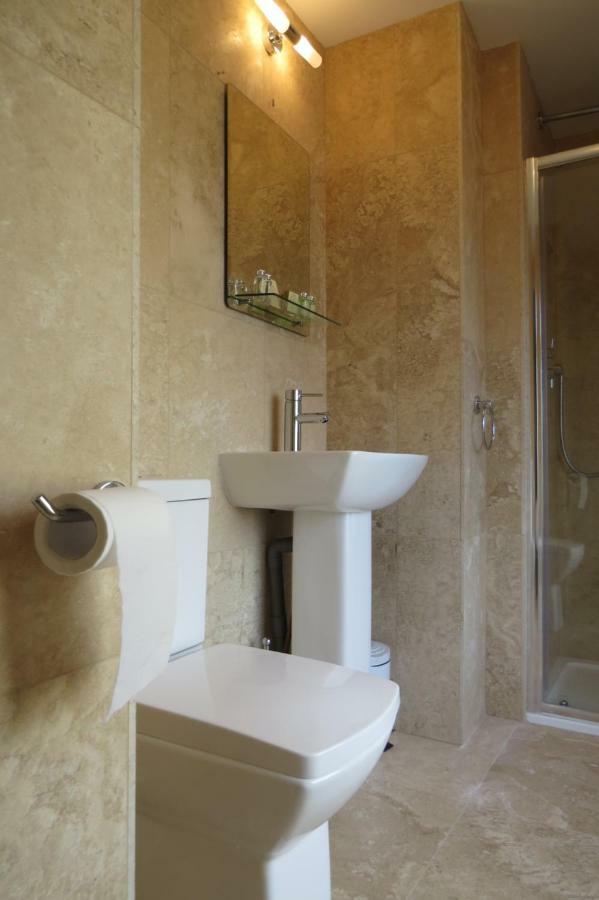 לינה וארוחת בוקר יוגאל Devon View House מראה חיצוני תמונה